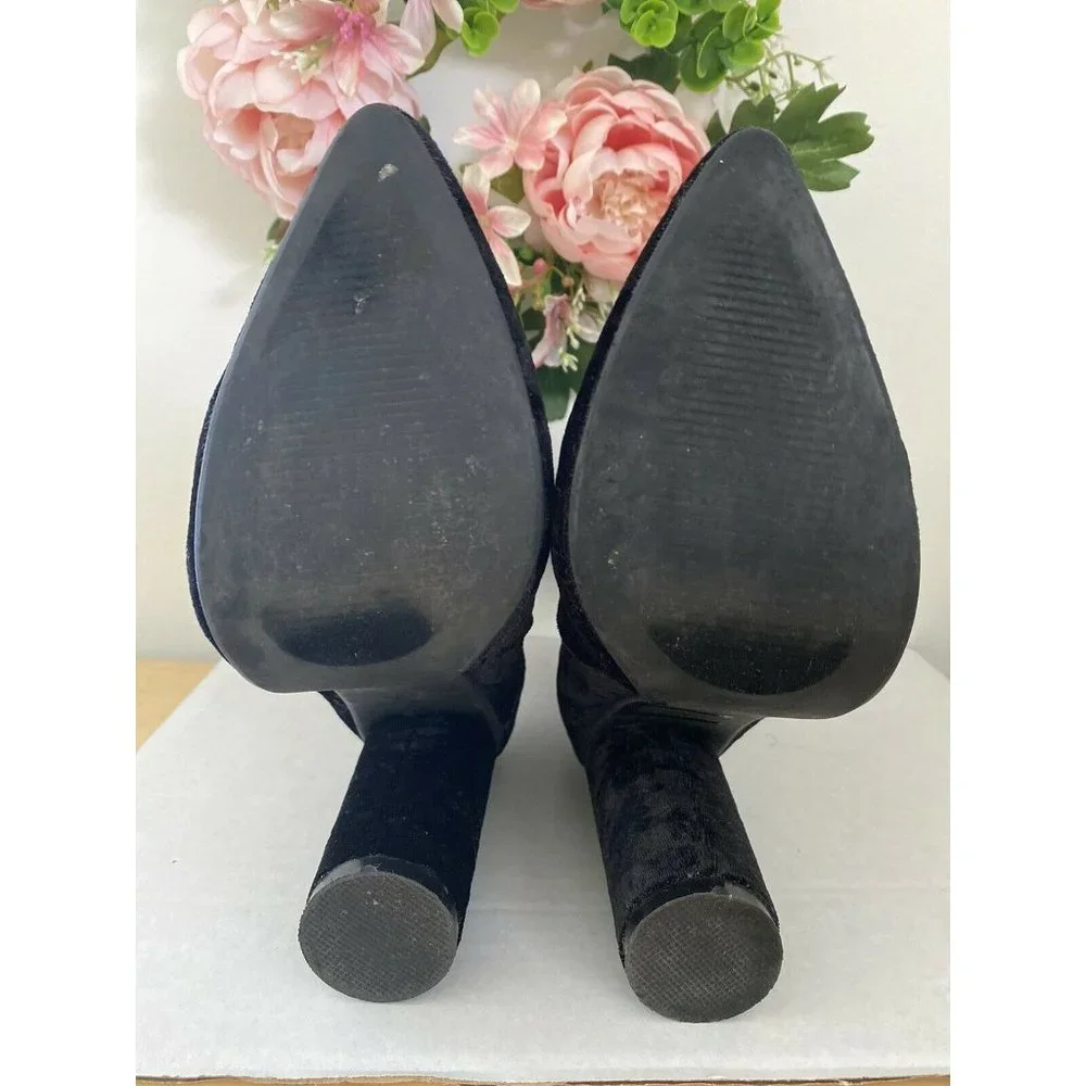 Cape Robbin Stretch Crushed Velvet Ankle Booties‎ Black Size 6.5 EUC
